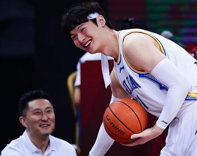 爱游戏入口-关于今晚NBA季后赛焦点战，广东宏远复出首秀，压力陡增，医务组通报恢复的信息